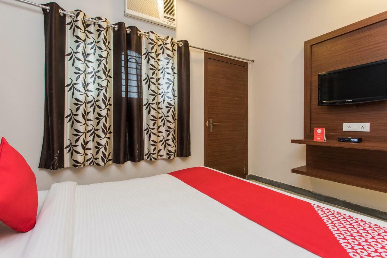 Oyo 17161 Hotel Mahalaxmi Ujjain Exterior photo