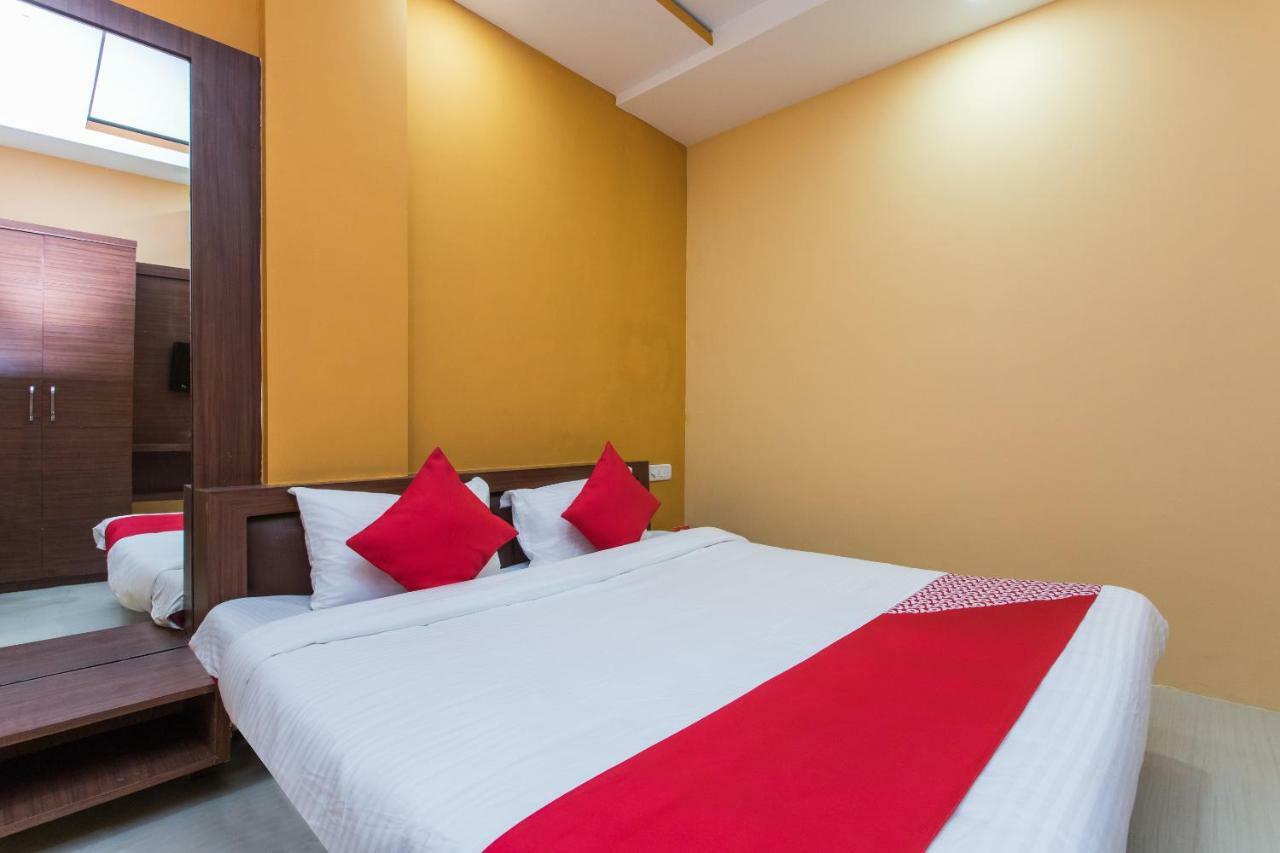 Oyo 17161 Hotel Mahalaxmi Ujjain Exterior photo